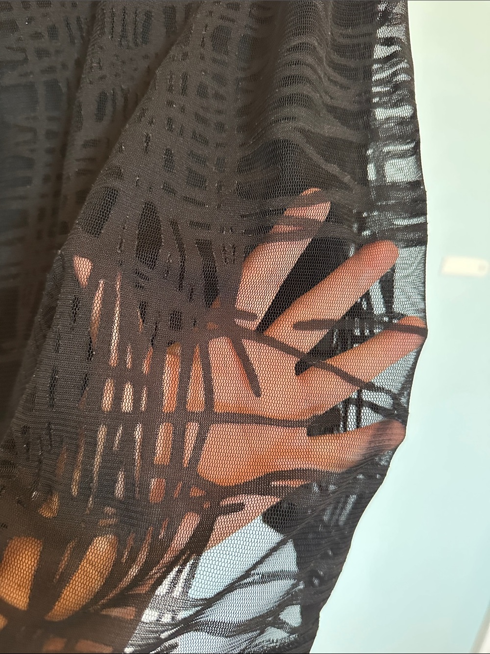 Gilli Black Sheer Patterned V-Neck Tank Top - Picture 2 of 4